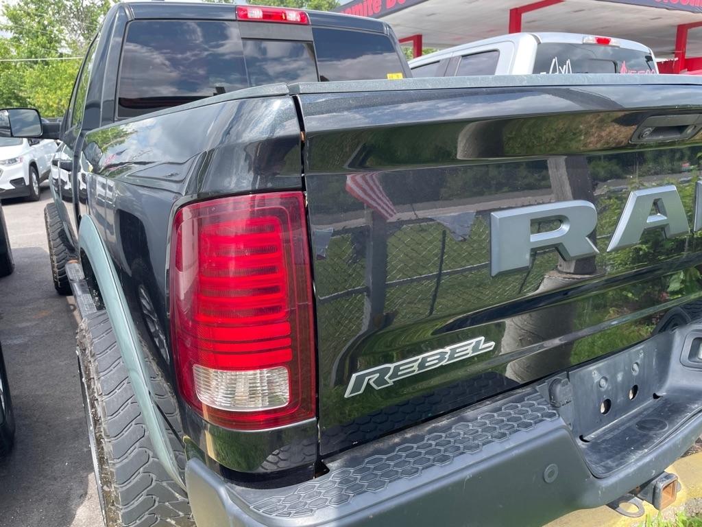 RAM 1500 Rebel Crew Cab SWB 4WD 2016