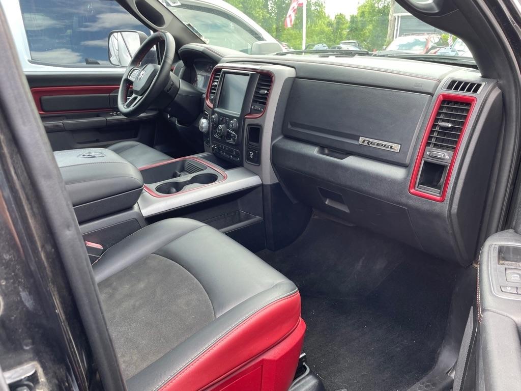 RAM 1500 Rebel Crew Cab SWB 4WD 2016