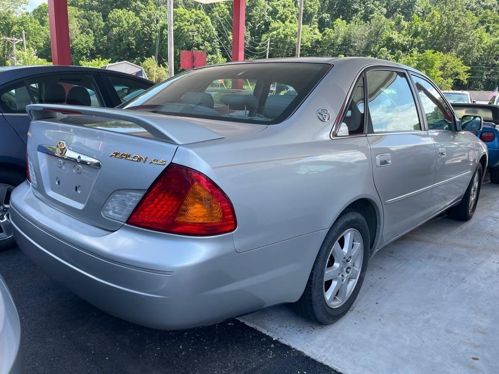 Toyota Avalon XL 2002