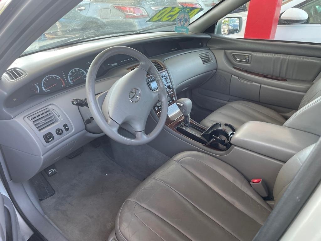 Toyota Avalon XL 2002
