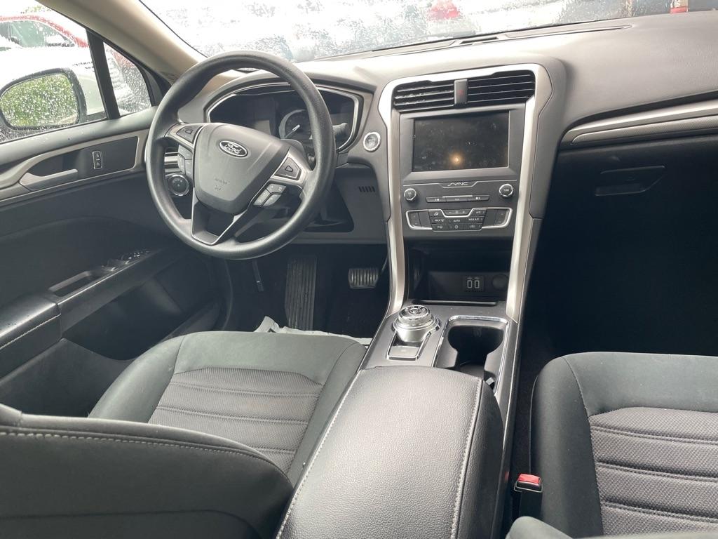 Ford Fusion SE 2020