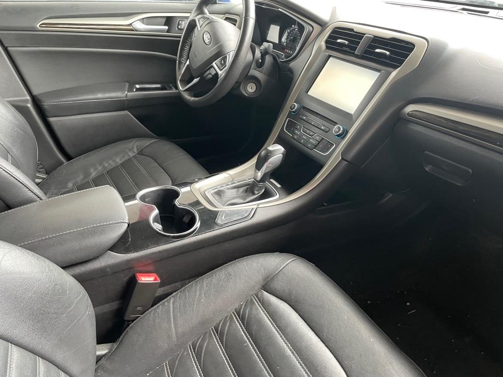 Ford Fusion SE 2016