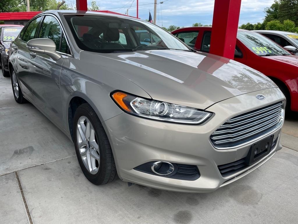 Ford Fusion SE 2015