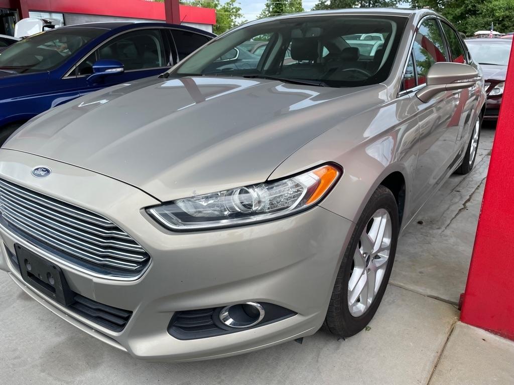 Ford Fusion SE 2015