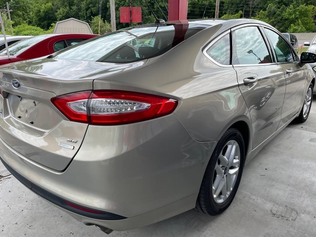 Ford Fusion SE 2015