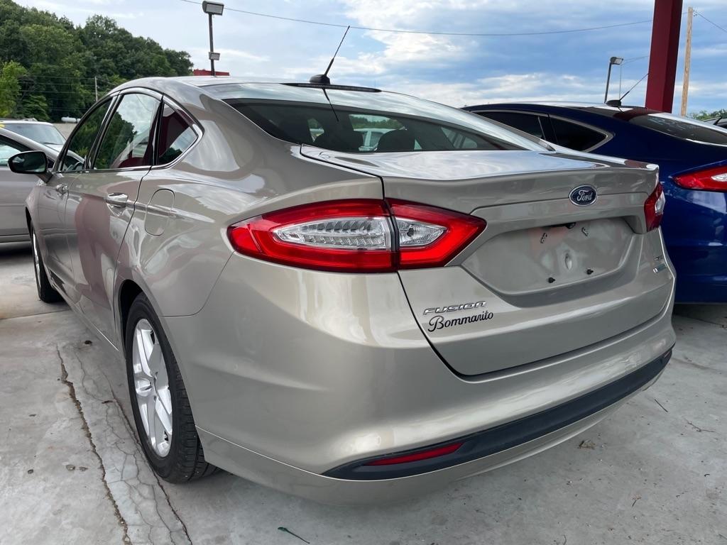 Ford Fusion SE 2015