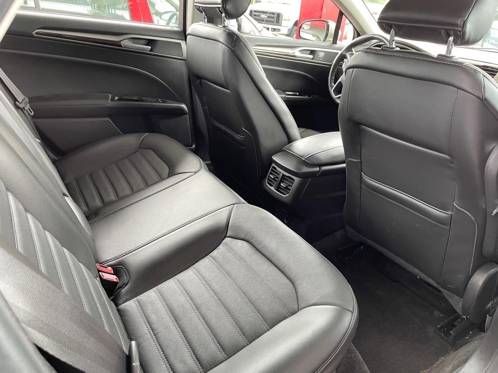 Ford Fusion SE 2015