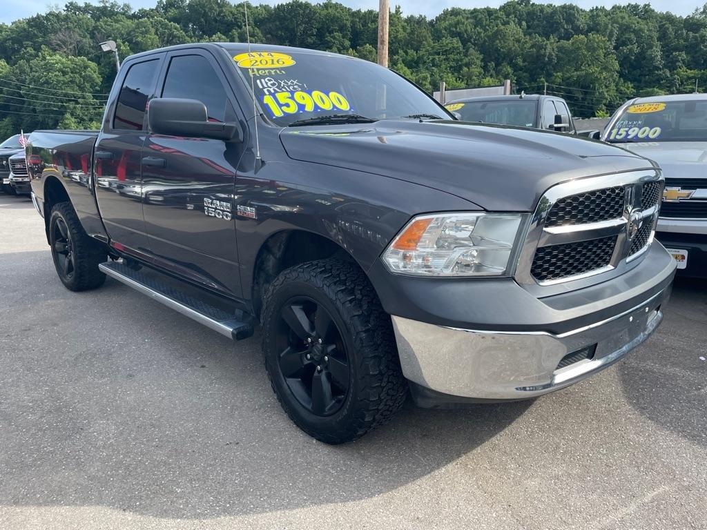 RAM 1500 Tradesman Quad Cab 4WD 2016