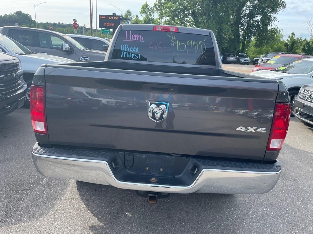 RAM 1500 Tradesman Quad Cab 4WD 2016