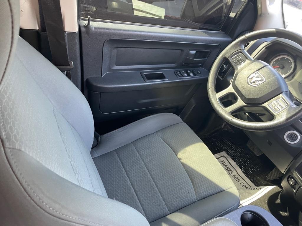 RAM 1500 Tradesman Quad Cab 4WD 2016