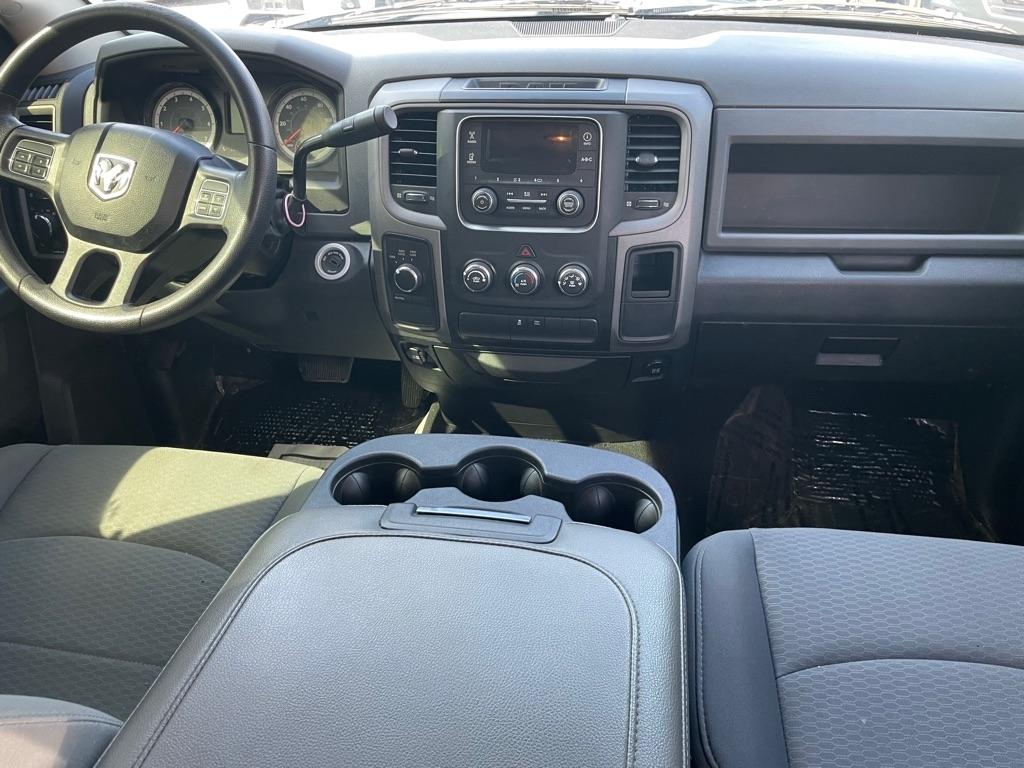 RAM 1500 Tradesman Quad Cab 4WD 2016