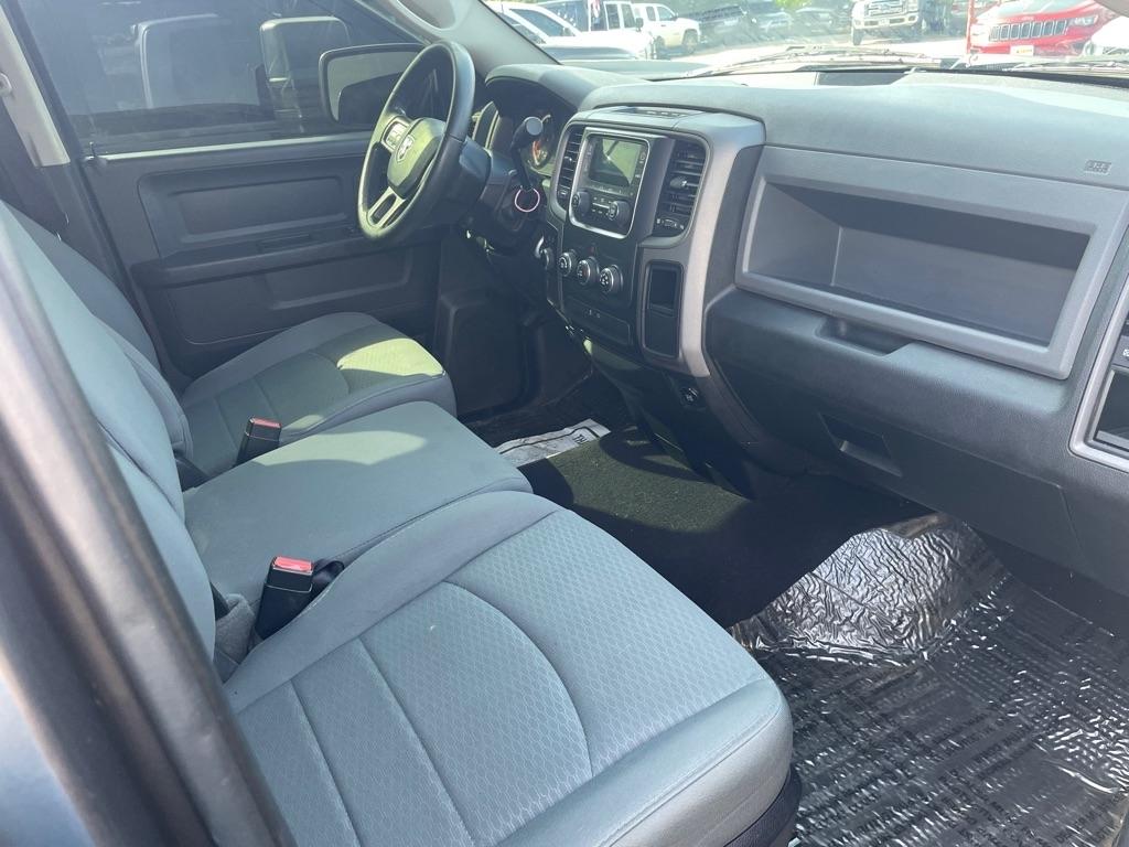 RAM 1500 Tradesman Quad Cab 4WD 2016