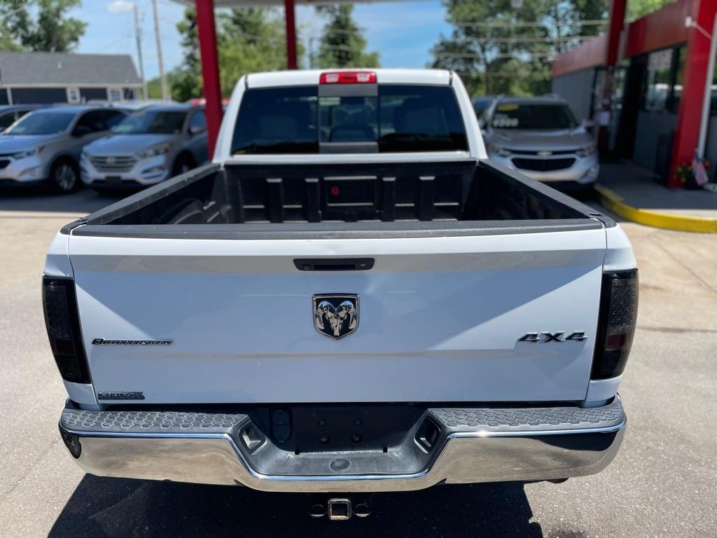 RAM 1500 SLT Crew Cab SWB 4WD 2015