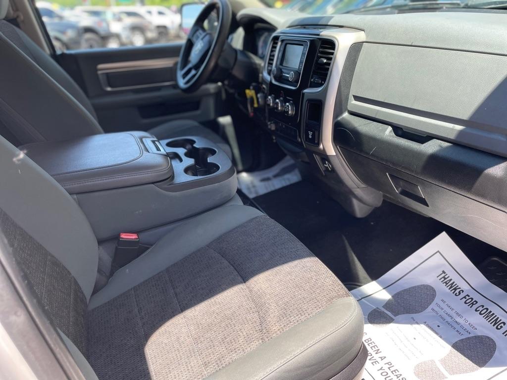 RAM 1500 SLT Crew Cab SWB 4WD 2015