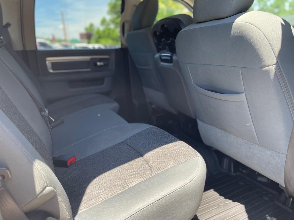 RAM 1500 SLT Crew Cab SWB 4WD 2015
