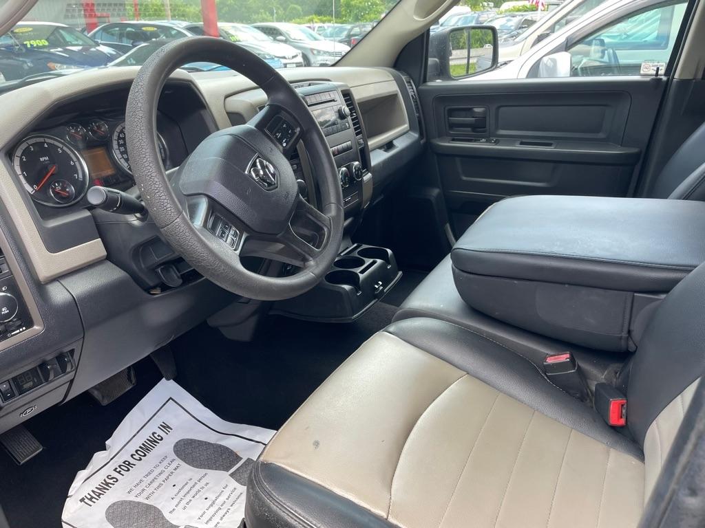 RAM 1500 ST Quad Cab 4WD 2012
