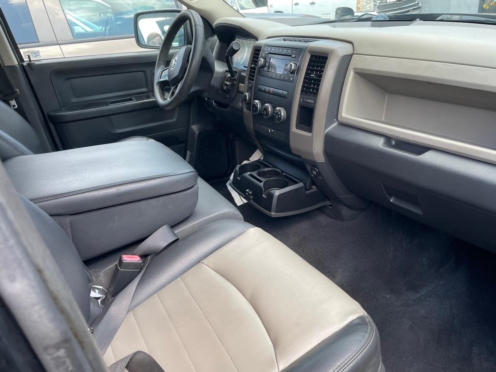 RAM 1500 ST Quad Cab 4WD 2012