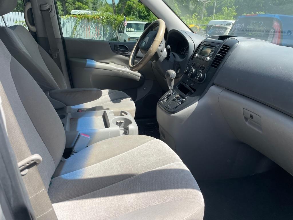 Kia Sedona LX LWB 2012