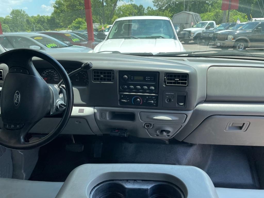 Ford F-350 SD XL SuperCab Long Bed 2WD DRW 2004