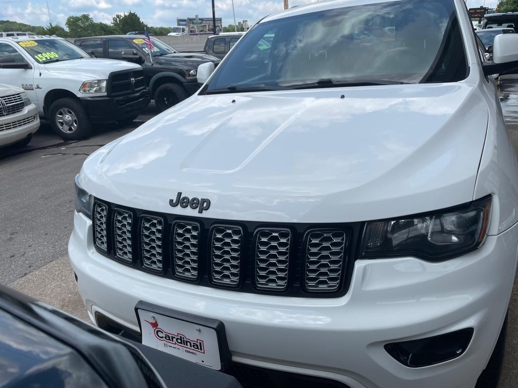 Jeep Grand Cherokee Laredo 4WD 2017