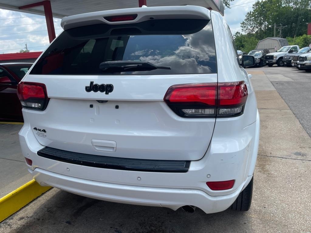 Jeep Grand Cherokee Laredo 4WD 2017