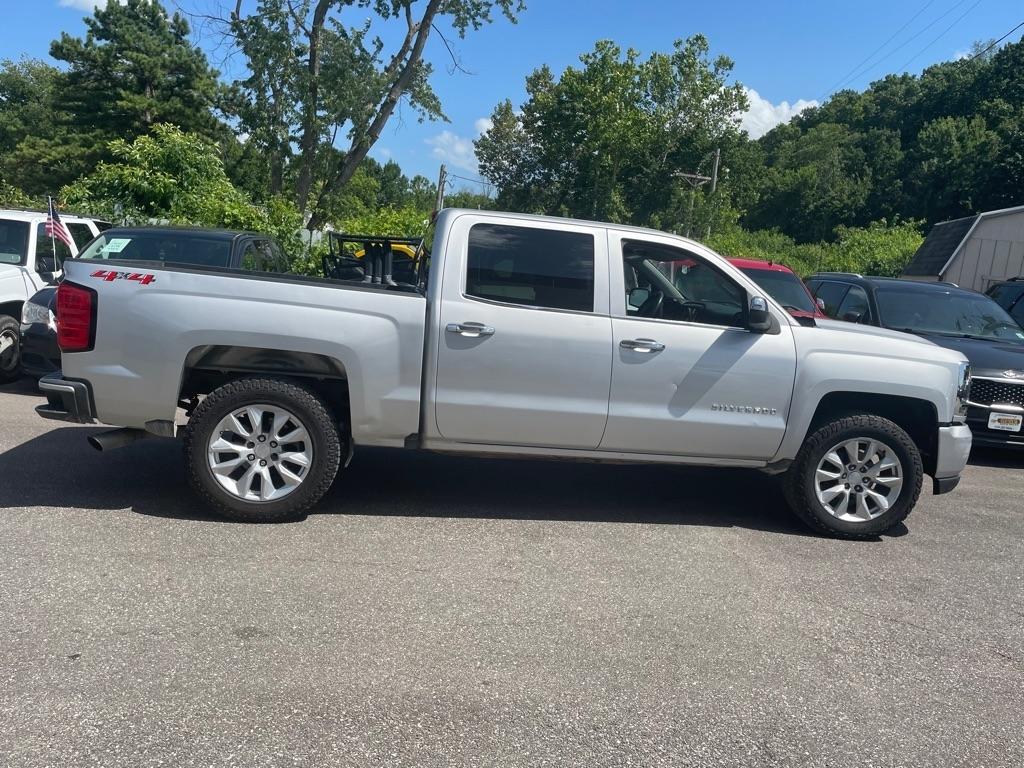 Chevrolet Silverado 1500 Custom Crew Cab Long Box 4WD 2021