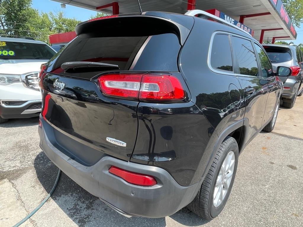 Jeep Cherokee Latitude FWD 2017