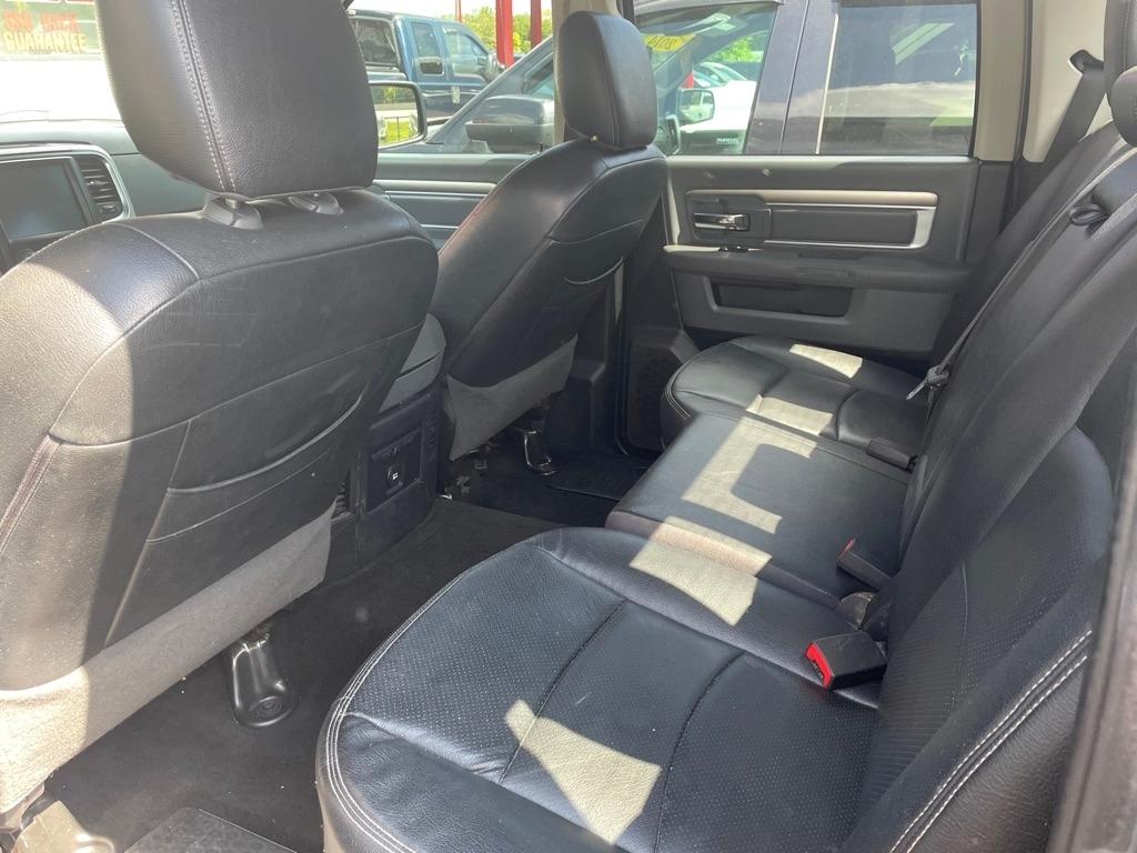 RAM 1500 SLT Crew Cab SWB 4WD 2015
