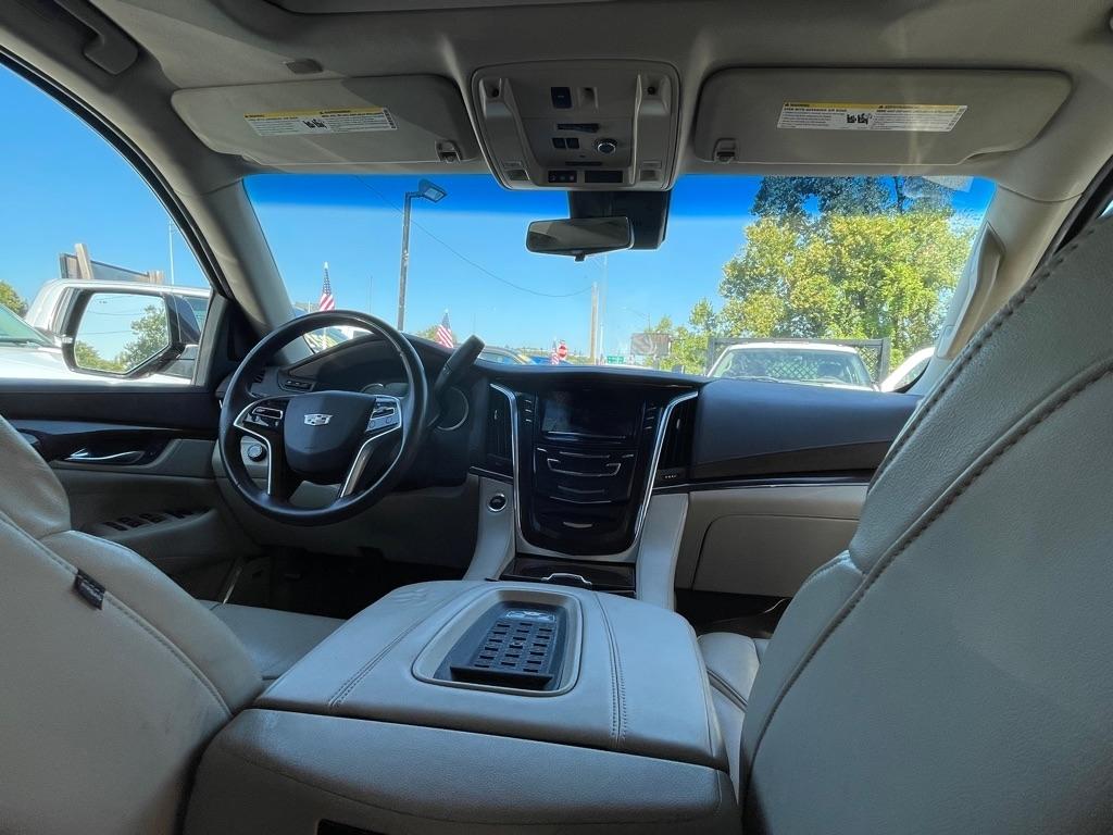 Cadillac Escalade Luxury 4WD 2017