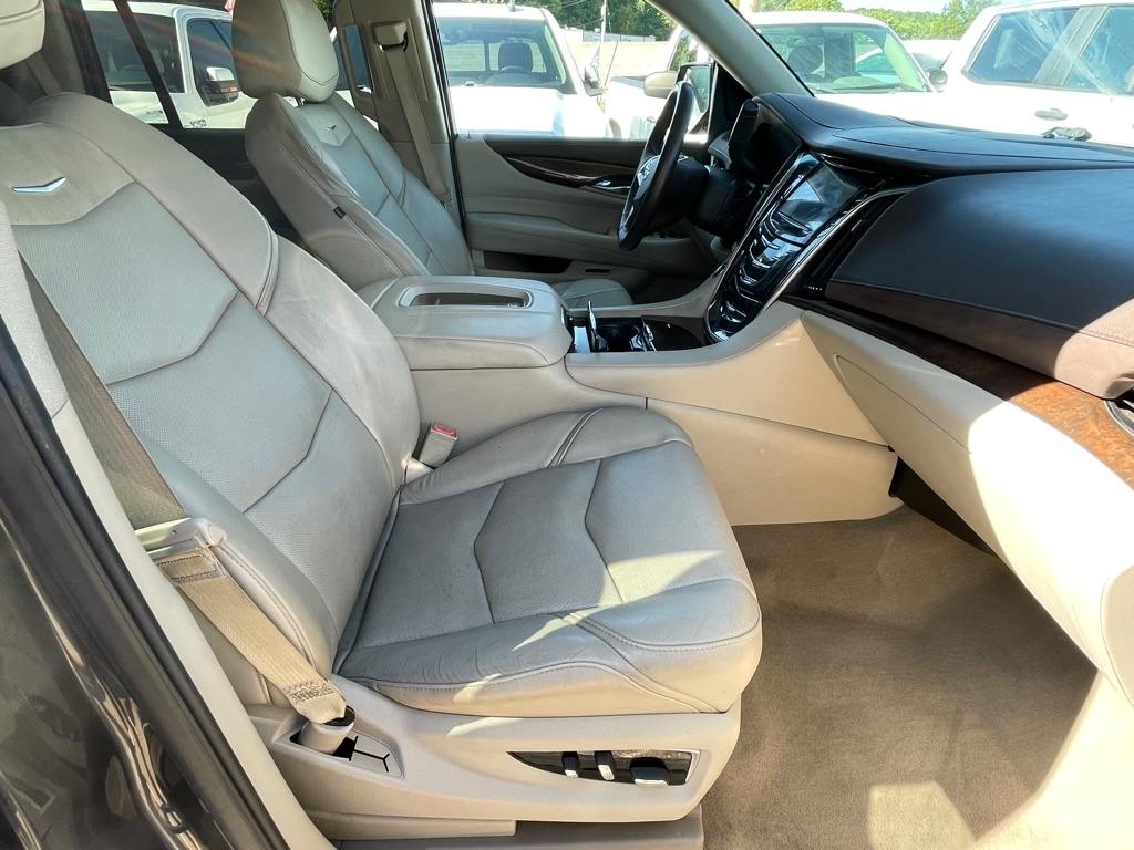 Cadillac Escalade Luxury 4WD 2017