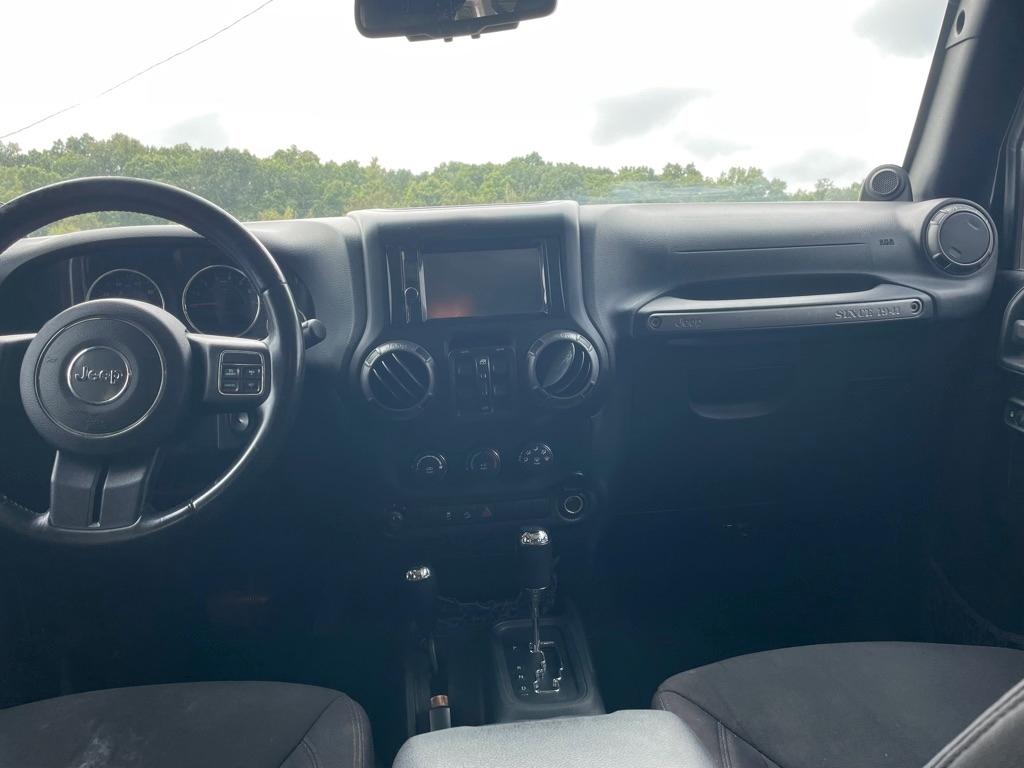 Jeep Wrangler photo 7