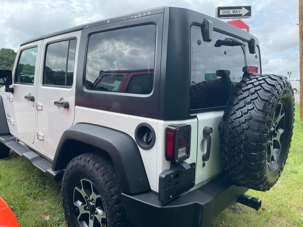 Jeep Wrangler photo 5