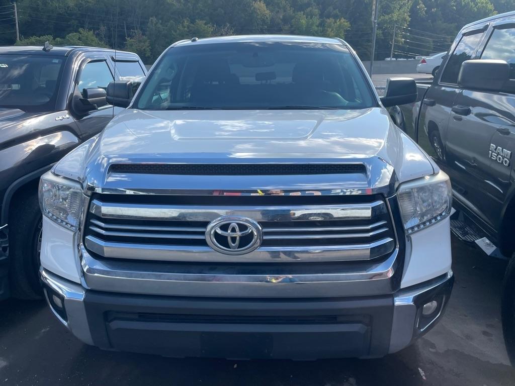 Toyota Tundra SR5 5.7L V8 FFV CrewMax 2WD 2017