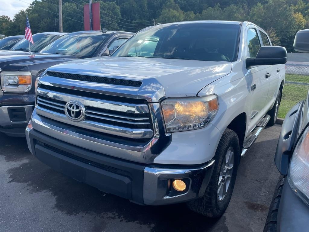 Toyota Tundra SR5 5.7L V8 FFV CrewMax 2WD 2017