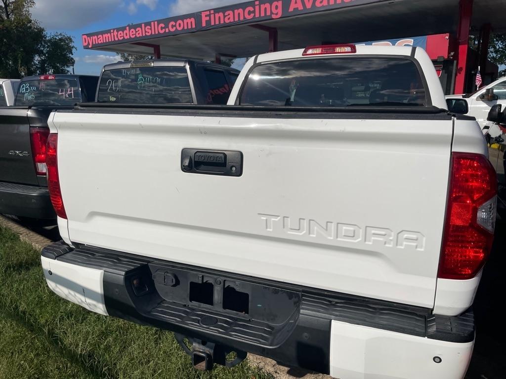 Toyota Tundra SR5 5.7L V8 FFV CrewMax 2WD 2017
