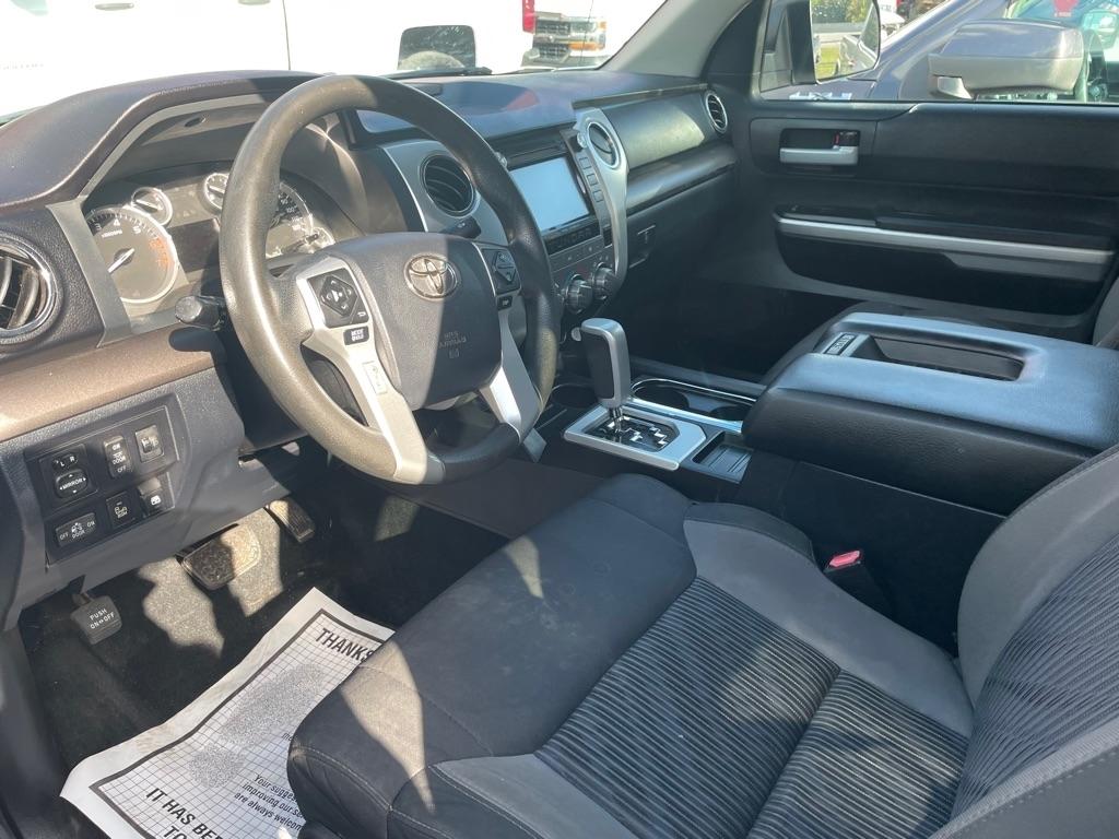Toyota Tundra SR5 5.7L V8 FFV CrewMax 2WD 2017