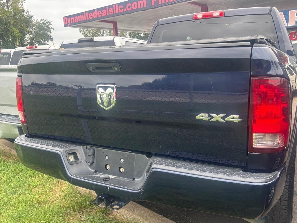 RAM 1500 Tradesman Crew Cab SWB 4WD 2015