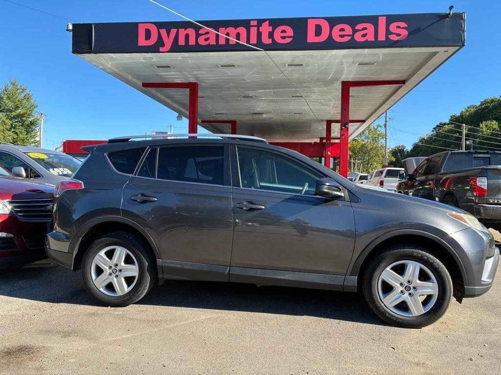 Toyota RAV4 LE FWD 2016