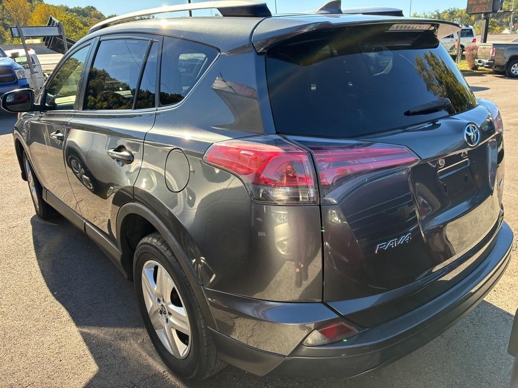 Toyota RAV4 LE FWD 2016