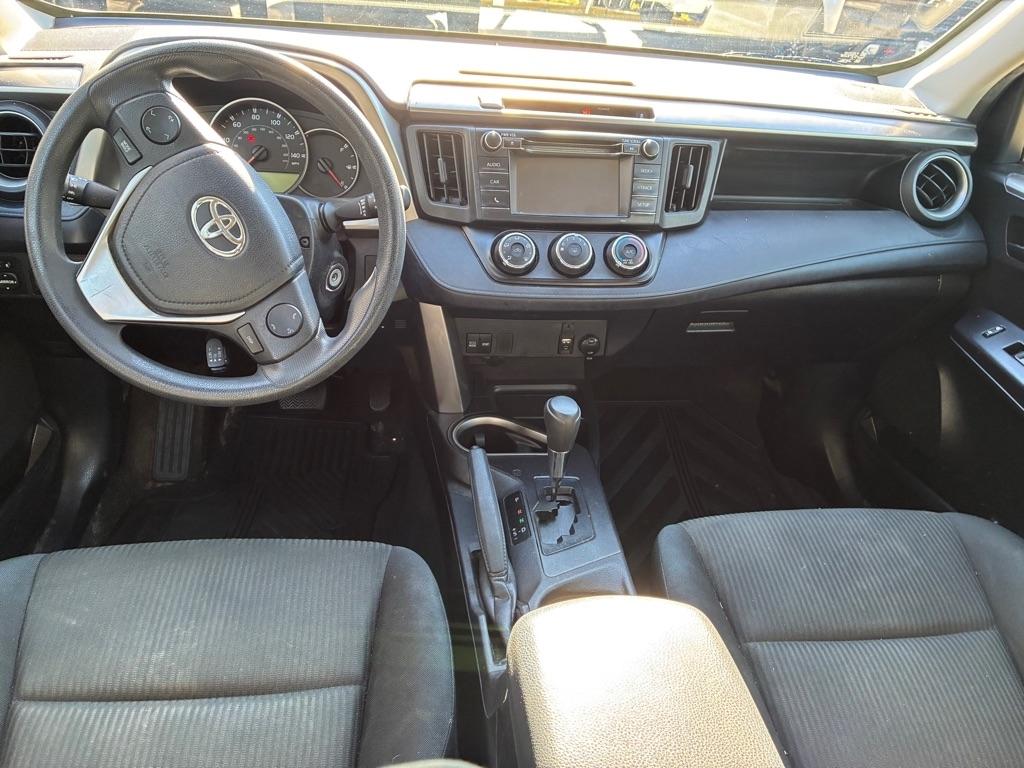 Toyota RAV4 LE FWD 2016