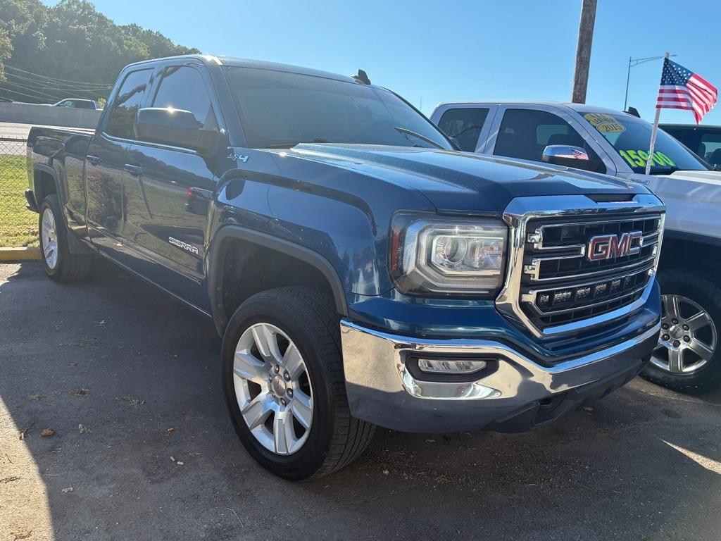 GMC Sierra photo 2