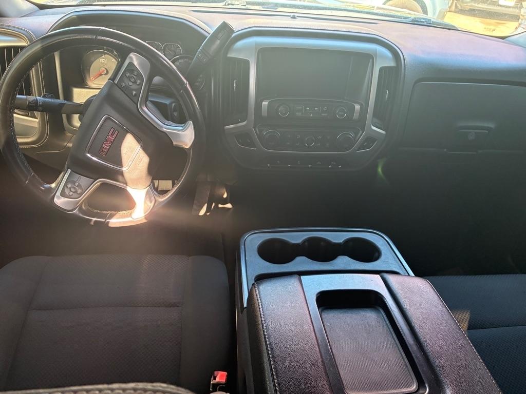 GMC Sierra photo 8