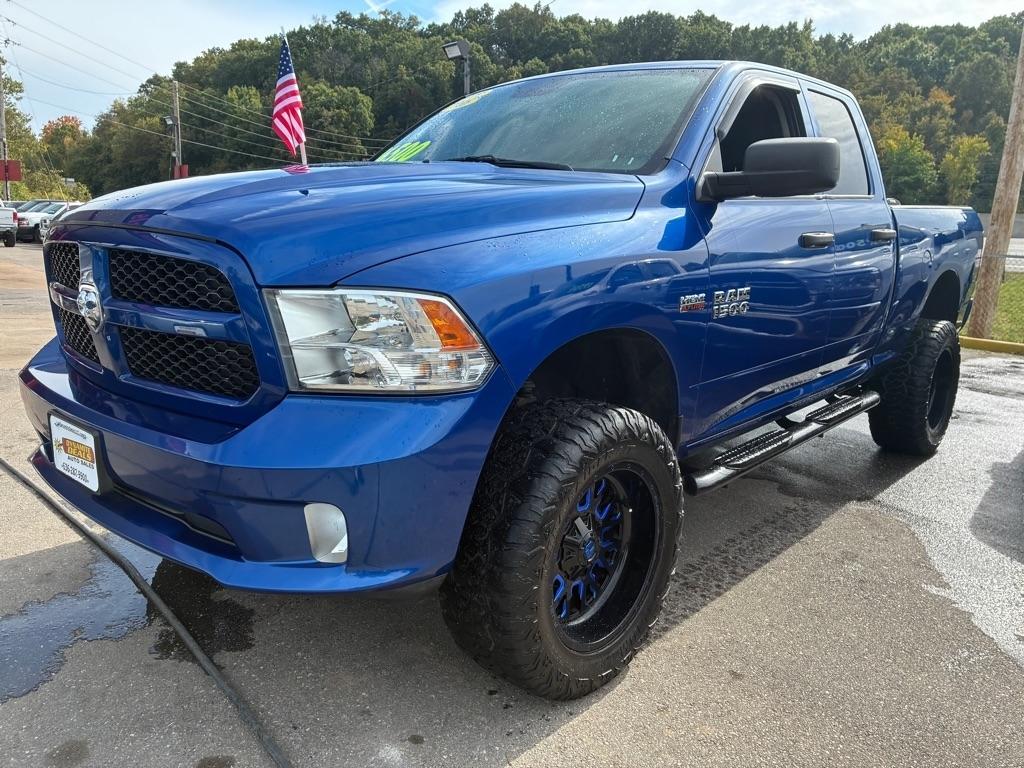 RAM 1500 Tradesman Quad Cab 4WD 2016