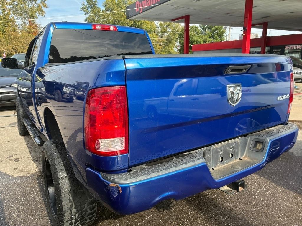 RAM 1500 Tradesman Quad Cab 4WD 2016