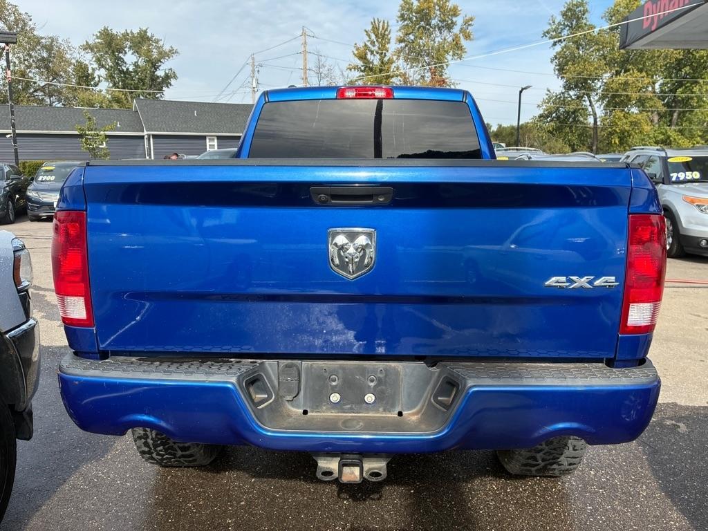 RAM 1500 Tradesman Quad Cab 4WD 2016