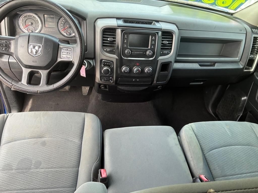 RAM 1500 Tradesman Quad Cab 4WD 2016