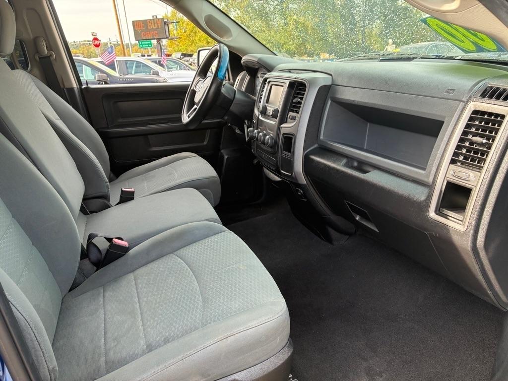 RAM 1500 Tradesman Quad Cab 4WD 2016