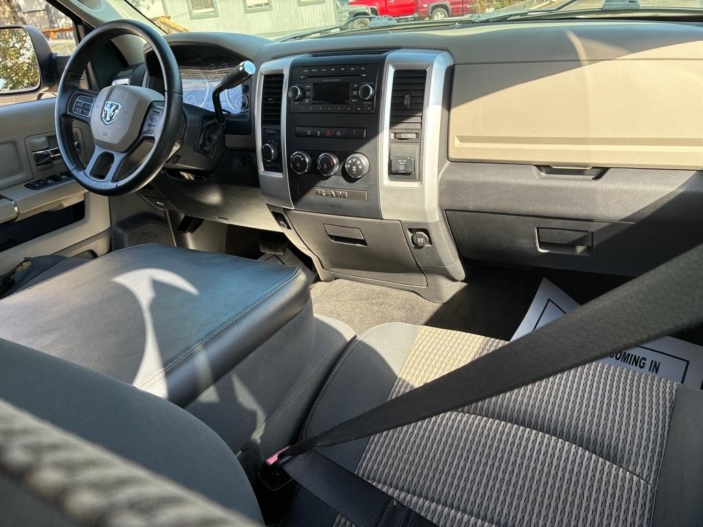 RAM 1500 SLT Crew Cab 4WD 2012