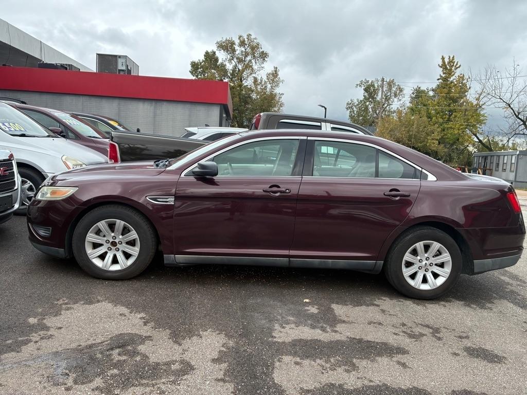 Ford Taurus SE FWD 2011