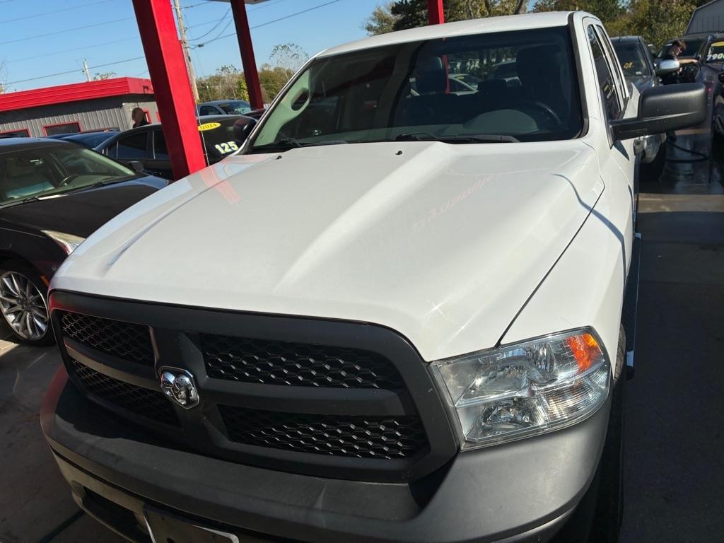 RAM 1500 Tradesman Quad Cab 4WD 2018
